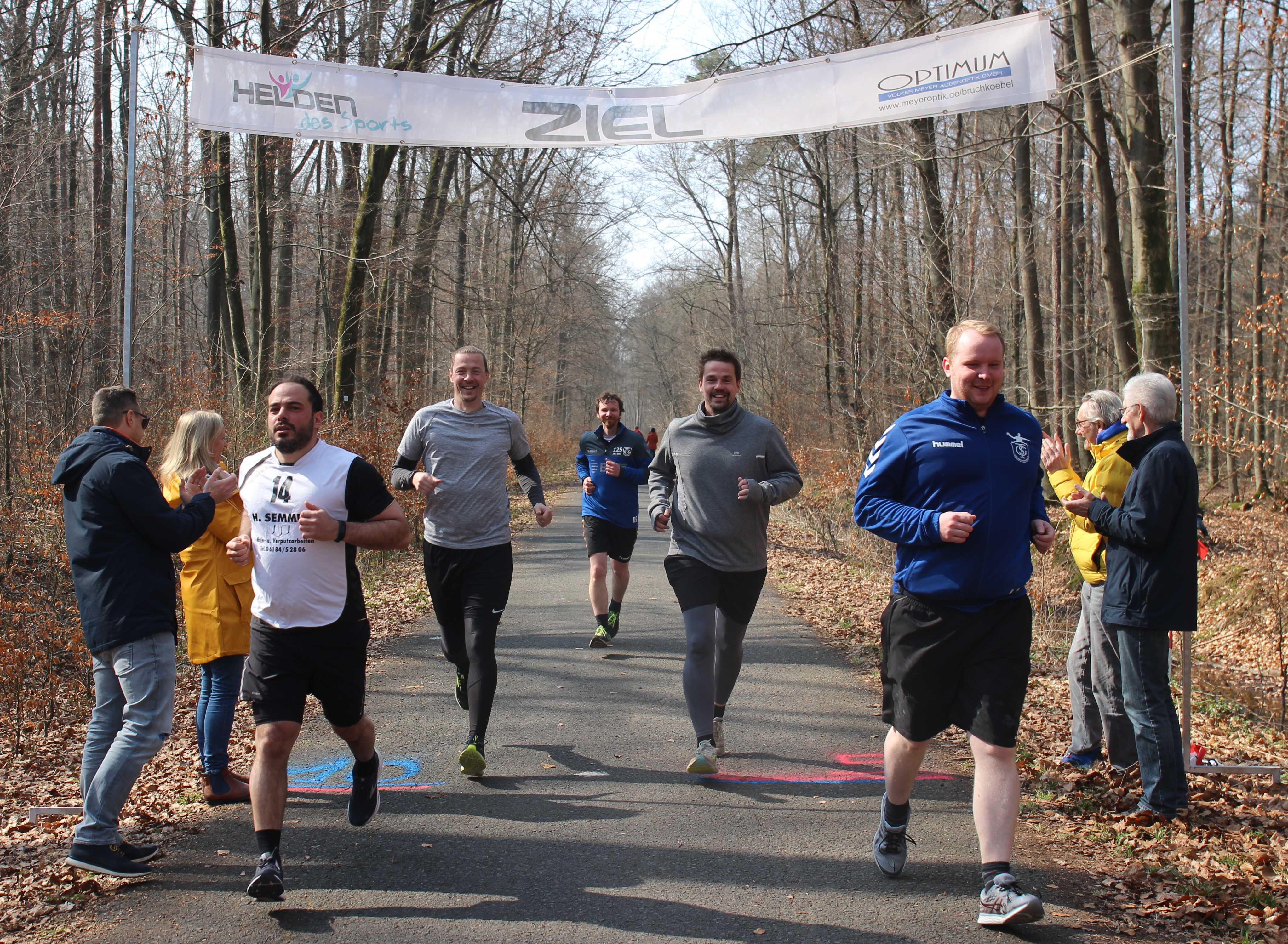 11 TGS Schneller Zehner Zieleinlauf